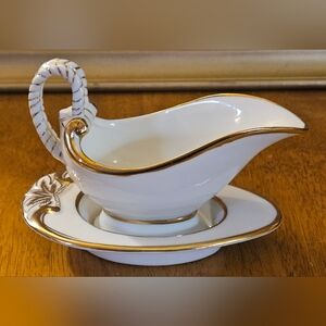 Vintage Lefton Porcelain Gravy Boat w/Cradle Saucer Plate & Gold Trim  #6959